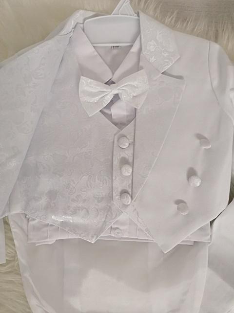 biely oblek so sakom - veľ. na 9 mesiacov
