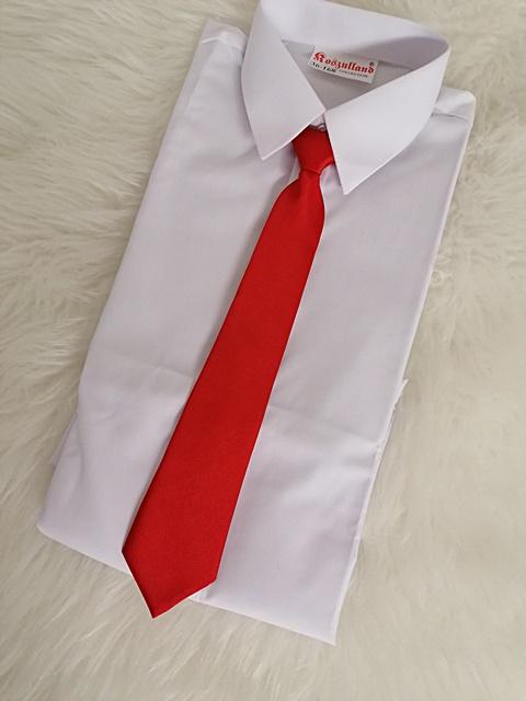 červená chlapčenská kravata