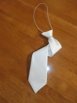 biela chlapčenská kravata